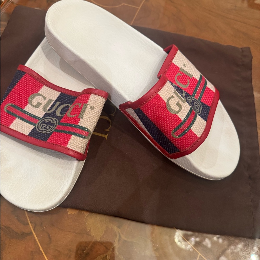 Gucci mens or women’s Red and White Striped Slides sandals Sz 10.5 - Picture 2 of 16